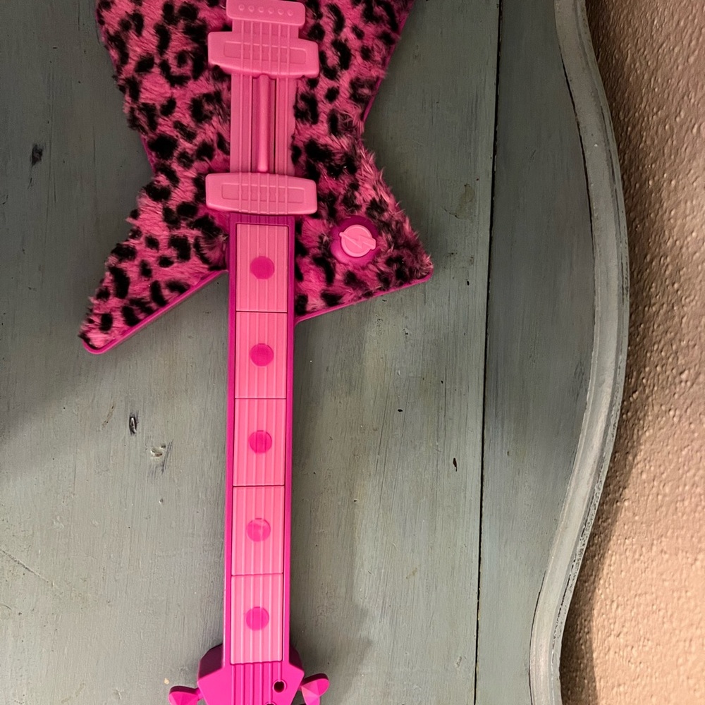Trolls guitar.